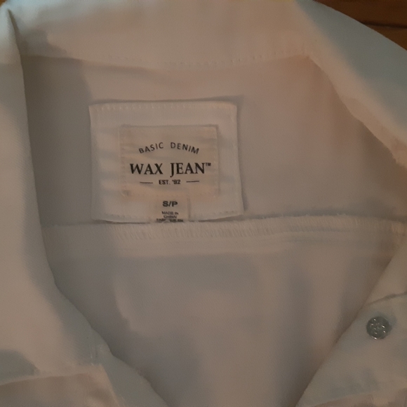 Jean vest. Frayed at the bottom and sleeves - Picture 4 of 5